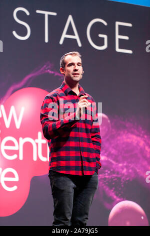 Le Dr Chris' van Tulleken une conférence intitulée "Pouvez-vous battre vos gènes ?", sur la scène principale, à New Scientist Live 2019 Banque D'Images