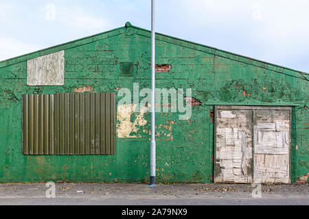 Friches industrielles vieux vert met en œuvre. Banque D'Images