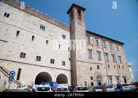 Lombard-Gothic Palazzo del Popolo (Palais du Peuple) dans le centre historique de Todi, Ombrie, Italie. 22 août 2019 © Wojciech Strozyk / Alamy Stock Photo Banque D'Images