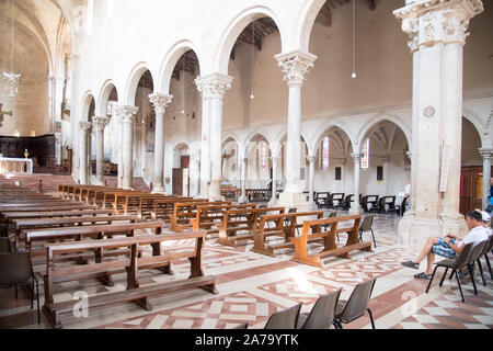 Roman Gothique Concattedrale della Santissima Annunziata (Église de l'Annonciation de la Vierge Marie) dans le centre historique de Todi, Ombrie, Italie. Aug Banque D'Images