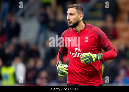 31 octobre 2019, Milan, Italie salutations distinguées : gianluigi (Milan) au cours de l'AC Milan vs Spal, Serie A soccer italien Championnat Hommes à Milan, Italie, 31 octobre 2019 - LPS/Francesco Scaccianoce (crédit Image : © Francesco Scaccianoce/LPS via Zuma sur le fil) Banque D'Images