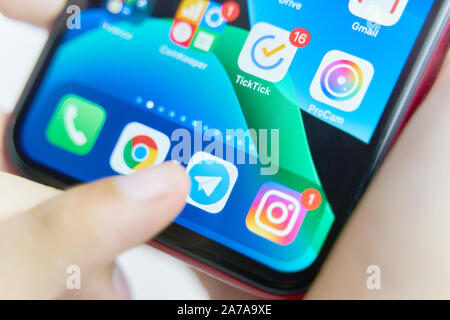 Bichkek, Kirghizistan - 6 juillet 2019 : télégramme icône d'application sur l'écran de votre iPhone. Télégramme icône de l'application. Télégramme est un réseau de médias sociaux en ligne. Social. Banque D'Images
