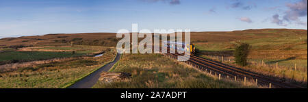 Abellio scotrail class 156 train 156513 sprinter à Glenwhilly, Ayrshire, Scotland sur la ligne de chemin de fer à Stranraer Banque D'Images