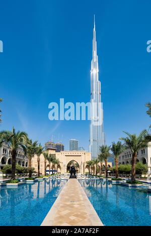 Avis de gratte-ciel Burj Khalifa au centre-ville de Dubaï, aux Émirats Arabes Unis Banque D'Images