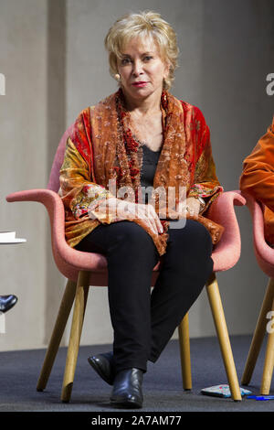 Portrait de l'écrivain chilien Isabel Allende lors d'un lancement de livre en 2019 en Italie Banque D'Images