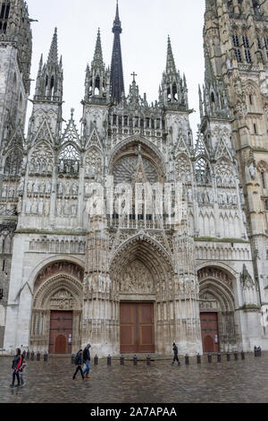 Façade de la Cathédrale de Rouen, Place de la Cathédrale, Rouen, Normandie, France Banque D'Images
