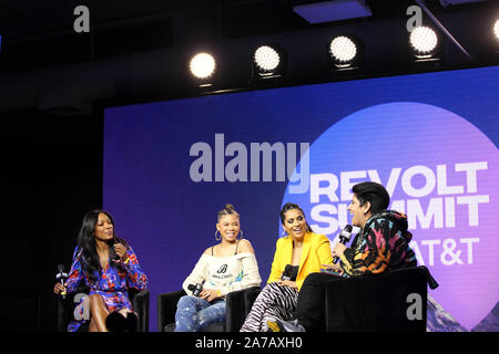 Suivre son chef de bord avec Lily Singh, Storm Reid, Cari Champion, et Moj Mahdara à la révolte Summit x AT&T LA le 25 octobre 2019 à boîte magique à Los Angeles, Californie. Banque D'Images