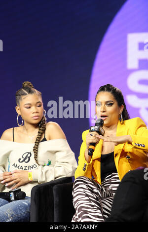 Suivre son chef de bord avec Lily Singh (r) et à la révolte Reid Tempête Summit x AT&T LA le 25 octobre 2019 à boîte magique à Los Angeles, Californie. Banque D'Images