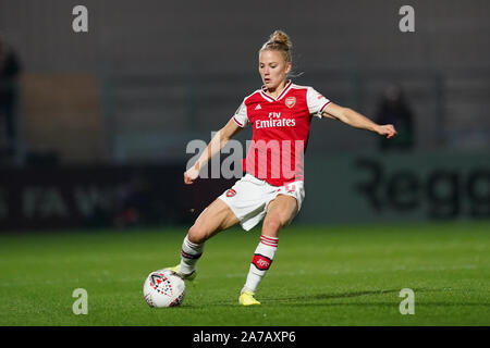 Manchester, Angleterre - 31 OCTOBRE : Leonie Maier d'Arsenal passe le ballon au cours de l'UEFA Women's Champions League football match Arsenal entre les femmes vs SK Slavia Praha Femmes à Meadow Park le 31 octobre 2019 à Borehamwood, Angleterre (Photo de Daniela Porcelli/SPP) SPP : Crédit Photo de la presse sportive. /Alamy Live News Banque D'Images