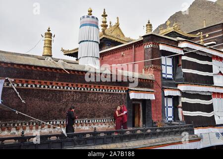 Le monastère de TASHILHUNPO à Shigatse, Tibet, - CIRCA Octobre 2019 : l'un des six grands monastères de l'école Gelugpa (ou Jaune Hat secte) au Tibet Banque D'Images