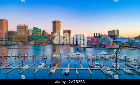 Baltimore, Maryland, États-Unis d'Inner Harbor Skyline Aerial. Banque D'Images