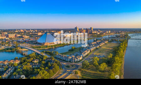 Centre-ville de Memphis, Tennessee, USA Skyline Aerial. Banque D'Images