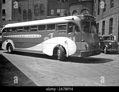 Greyhound bus en route vers New York City ca. 1937 Banque D'Images