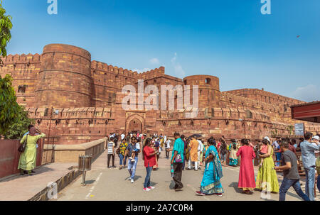 Fort d'Agra, le fort historique de la ville d'Âgrâ en Inde. Il a été la principale résidence des empereurs de la dynastie moghole jusqu'à 1638, Banque D'Images