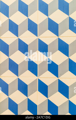 Détail de la tuiles traditionnelles (azulejos) à partir de la façade d'une maison à Porto, Portugal Banque D'Images