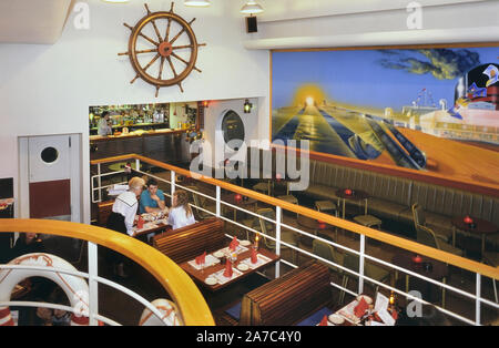 Le poisson Inn, Tour Blanche, Pleasure Beach Blackpool, Lancashire, Angleterre, Royaume-Uni. Circa 1980 Banque D'Images