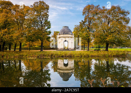 L'automne dans les jardins de Herrenhausen à Hanovre, Allemagne Banque D'Images