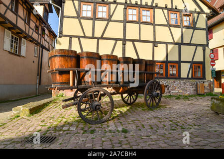 Colmar, France - le 23 mars 2019 : l'ancien poste de garde a été construit en 1575 dans le style Renaissance. Banque D'Images