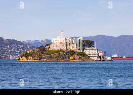 L'île d'Alcatraz dans la baie de San Francisco. Ancienne prison de haute sécurité. Californie, États-Unis d'Amérique. USA Banque D'Images