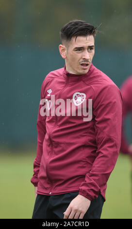 Oriam Performance Sports Centre, Riccarton, Edinburgh, Ecosse, Royaume-Uni. 1er novembre 2019. Cœurs Jamie Walker training session avant dimanche Betfred Cup Semi finale match avec les Rangers. Crédit : eric mccowat/Alamy Live News Banque D'Images