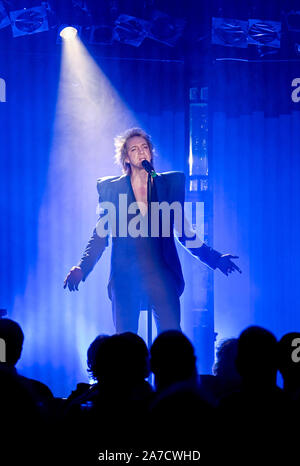 Berlin, Allemagne. 29 Oct, 2019. Musicien Sven Ratzke s'affiche dans la barre de toutes les raisons. Credit : Britta Pedersen/dpa-Zentralbild/ZB/dpa/Alamy Live News Banque D'Images