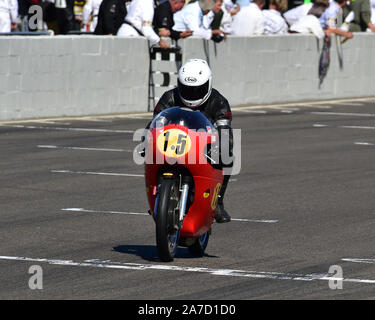 Alex George, Derek Bunning, Matchless G50, Barry Sheene Memorial Trophy, Goodwood Revival 2019, septembre 2019, circuit, classique, de la concurrence, Banque D'Images