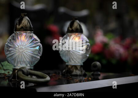 Bougies,cimetière au cimetière Banque D'Images