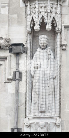 Sur un mur extérieur, une statue du roi Henry VI, dans les années 1430 de l'All Souls College, Université d'Oxford, en Angleterre. Banque D'Images