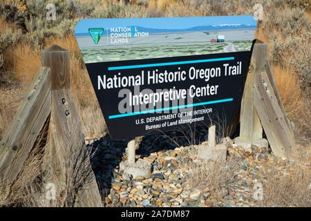 Panneau d'entrée, National Historic Oregon Trail Interpretive Center, Oregon Trail National Historic Trail, Hells Canyon National Scenic Byway, Oregon Banque D'Images