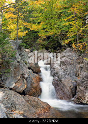 Glen Ellis falls au début de l'automne, début de matinée Banque D'Images