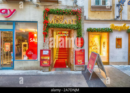 Salzbourg, Autriche - 25 décembre 2016 : Mozart cafe au centre-ville de Salzbourg Banque D'Images