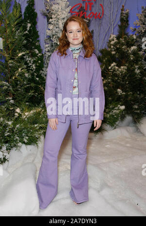 Los Angeles, USA. 1er novembre 2019. Liv Hewson assiste à une photo appel de 'Let it Snow' le vendredi, Novembre 1, 2019, au Four Seasons Hotel à Los Angeles. Photo : CraSH/crédit : MediaPunch imageSPACE Inc/Alamy Live News Banque D'Images