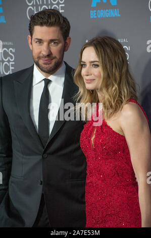 LOS ANGELES, CA - 15 janvier 2015 : Emily Blunt & mari John Krasinski au 20e Congrès Critics' Choice Movie Awards au Hollywood Palladium. © 2015 Paul Smith / Featureflash Banque D'Images