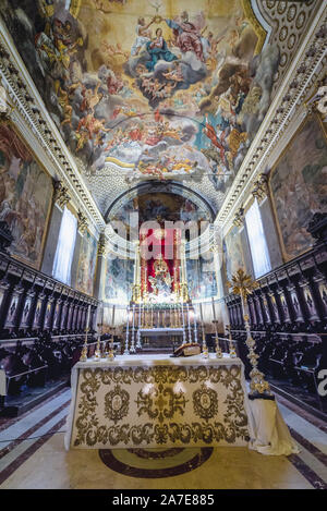 Chencel de Saint Mary de l'annonce dans la ville côtière de la cathédrale d'Acireale et commune de l'agglomération de la ville de Catane, Sicile, Italie Banque D'Images