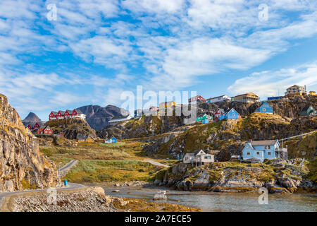 Immeubles et maisons colorées à Sisimiut, Groenland Banque D'Images