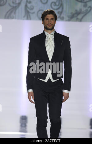 Carlo Pignatelli fashion show à Tutto sposi dans Napoli. (Photo de Francesco Cigliano/Pacific Press) Banque D'Images