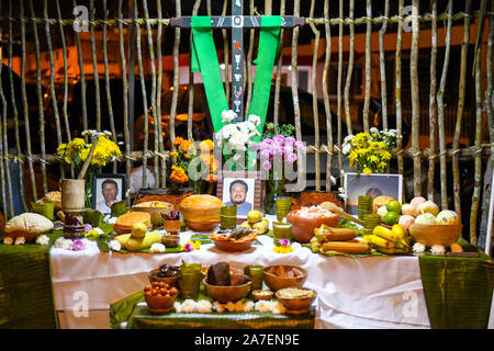 Autel familial pour Hanal Pixan qui est la célébration du Jour des morts qui proviennent de la culture maya, Merida, Yucatan, Mexique Banque D'Images