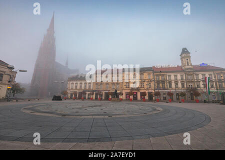 Matin brumeux dans l'Osijek, main square Banque D'Images