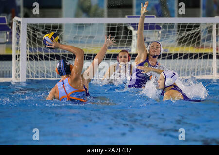 Roma, Italie. 1er novembre 2019. dunaujvarosduring Kirishi action Kinef Surgutneftegas vs Dunaujvaros, Waterpolo EuroLeague Women Championship à Roma, Italie, le 01 novembre 2019 - LPS/Luigi Mariani Crédit : Luigi Mariani/LPS/ZUMA/Alamy Fil Live News Banque D'Images