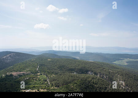 Vue depuis le mont Olympos, Lebos, Grèce. Banque D'Images