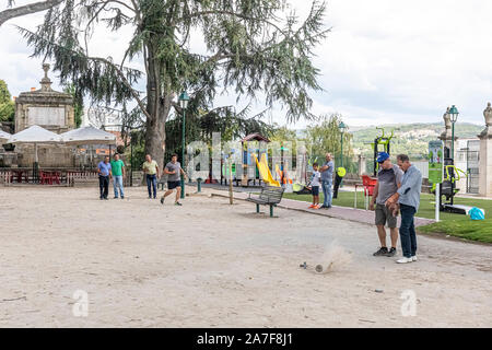 Localita Golfo di jeux de Localita Golfo di ou. Ce jeu est un peu comme le jeu de fers américains et, sans surprise, il a les mêmes origines historiques. Banque D'Images