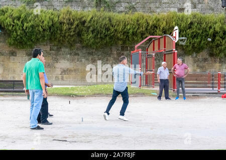 Localita Golfo di jeux de Localita Golfo di ou. Ce jeu est un peu comme le jeu de fers américains et, sans surprise, il a les mêmes origines historiques. Banque D'Images