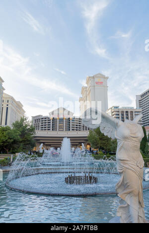 L'entrée de l'hôtel Caesars Palace avec Nike de Samothrace, au strip district, Las Vegas, Nevada, United States of America Banque D'Images