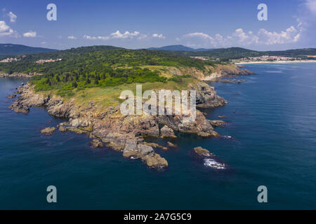 Vue aérienne drone de côte rocheuse Banque D'Images