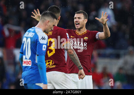 Rome, Italie. 09Th Nov 2019. Les joueurs de l'AS Rome célèbre à l'ond du championnat d'Italie Serie A match de football entre les Roms et SSC Napoli le 2 novembre 2019 au Stade olympique de Rome, Italie - (Photo par Federico Proietti/ESPA-images) : Crédit photographique/Agence européenne du sport Alamy Live News Banque D'Images
