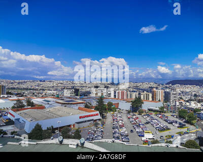 Quito, Équateur, 25 Octobre 2019 : Panorama de Quito, Équateur du volcan Pichincha. Banque D'Images