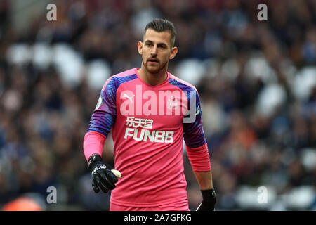 Londres, Royaume-Uni. 09Th Nov, 2019. Gardien de Newcastle Martin Dubravka au cours de la Premier League match entre Newcastle et West Ham United United au Boleyn Ground de Londres, le samedi 2 novembre 2019. (Crédit : Leila Coker | MI News) photographie peut uniquement être utilisé pour les journaux et/ou magazines fins éditoriales, licence requise pour l'usage commercial Crédit : MI News & Sport /Alamy Live News Crédit : MI News & Sport /Alamy Live News Crédit : MI News & Sport /Alamy Live News Banque D'Images