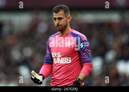 Londres, Royaume-Uni. 09Th Nov, 2019. Gardien de Newcastle Martin Dubravka au cours de la Premier League match entre Newcastle et West Ham United United au Boleyn Ground de Londres, le samedi 2 novembre 2019. (Crédit : Leila Coker | MI News) photographie peut uniquement être utilisé pour les journaux et/ou magazines fins éditoriales, licence requise pour l'usage commercial Crédit : MI News & Sport /Alamy Live News Crédit : MI News & Sport /Alamy Live News Crédit : MI News & Sport /Alamy Live News Banque D'Images