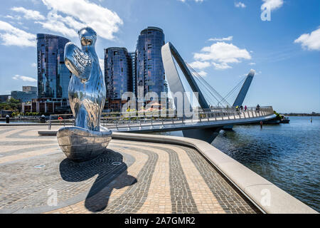 Premier Contact art sculpture à Elizabeth Street, Perth, Australie, le 24 octobre 2019 Banque D'Images