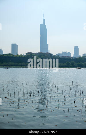 Vue sur Lac Xuanwu au centre-ville de Nanjing, Jiangsu Province, China Banque D'Images